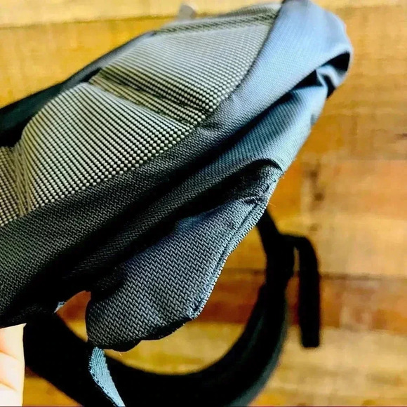 Tumi T-Tech Essential Gear Mini Backpack - Picture 6 of 9